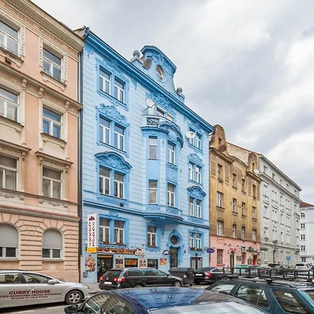 Apartment 7th Heaven Close To Metro And Center