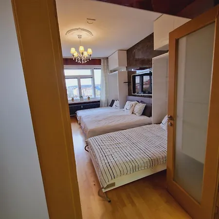 Quiet Spacious With A Balcony