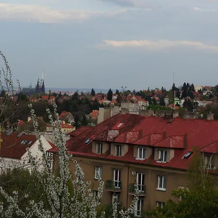 Jana's Wow Apt, 2br, Metro Next Door, Near The Airport Prag