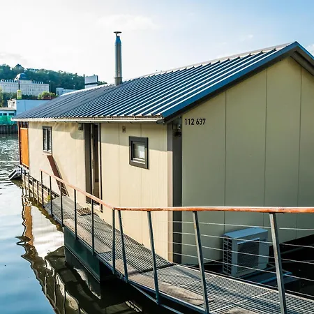 Houseboat Franklin - Houseboats Benjamin & Franklin Praha