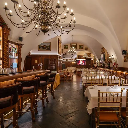 Hotel Iron Gate & By Bhg Prag