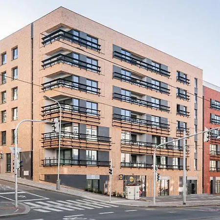 4 Room, 2 Bath, Parking * Prague