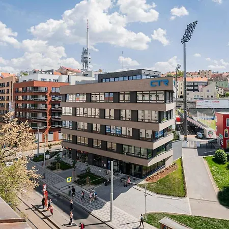4 Room, 2 Bath, Parking * Prague