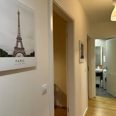 4 Room, 2 Bath, Parking *