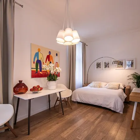 Apartment Modern Downtown - Renovated, On Ideal Location