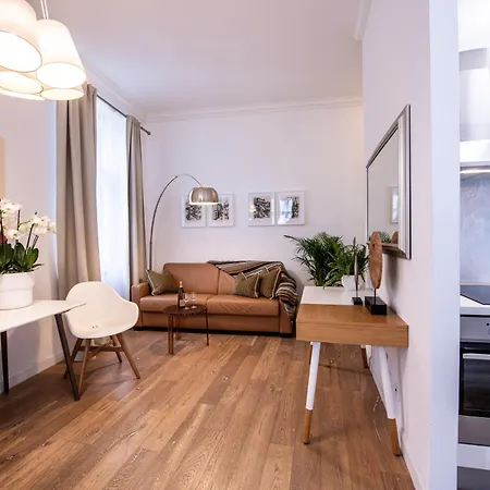 Modern Downtown - Renovated, On Ideal Location Apartment