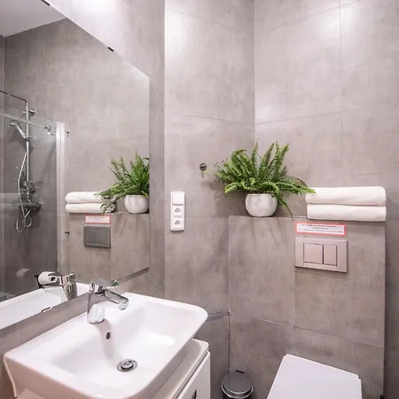 Apartment Modern Downtown - Renovated, On Ideal Location *