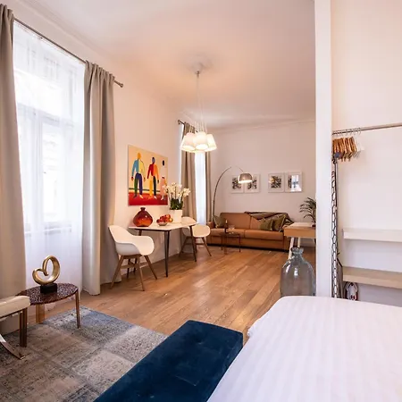 Modern Downtown - Renovated, On Ideal Location * Prague