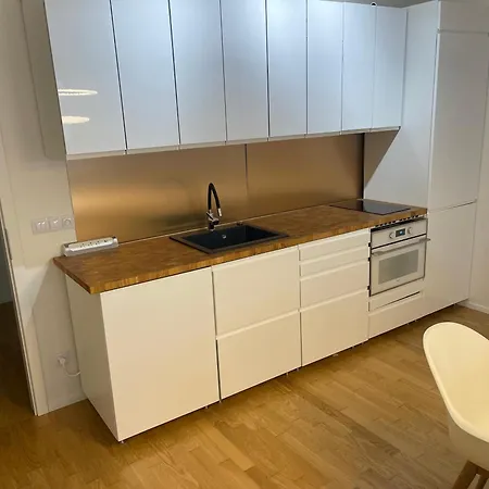 4 Room, 2 Bath, Parking