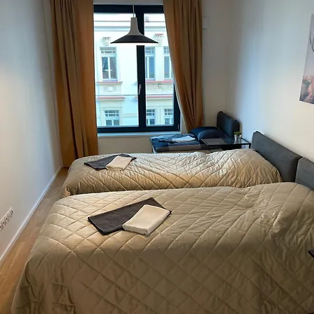 4 Room, 2 Bath, Parking