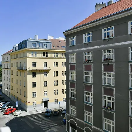 Modern - Centre *