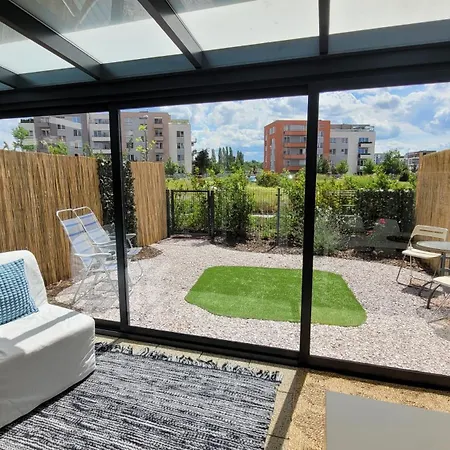 - Letnany 178 Zimni Zahrada Apartment Prague