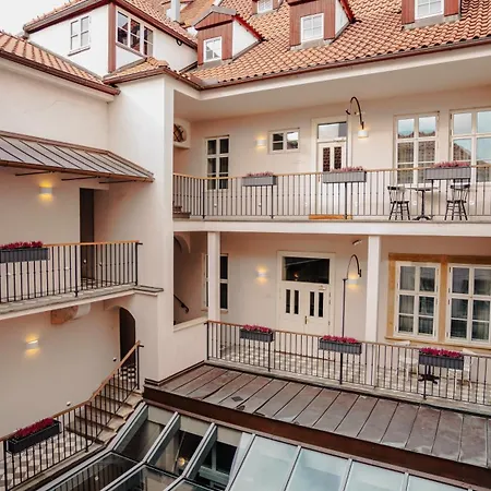 Golden Key Castle Hotel 4*
