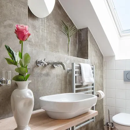 Hotel Holeckova 4*