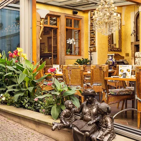 Hotel Iron Gate & By Bhg