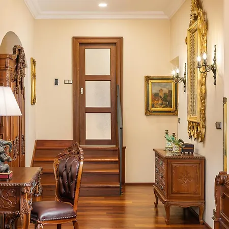 Hotel Iron Gate & By Bhg