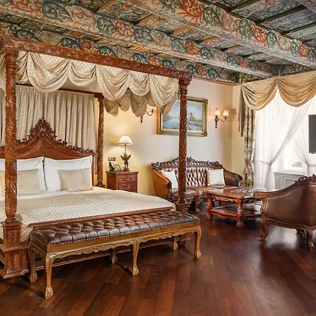 Hotel Iron Gate & By Bhg