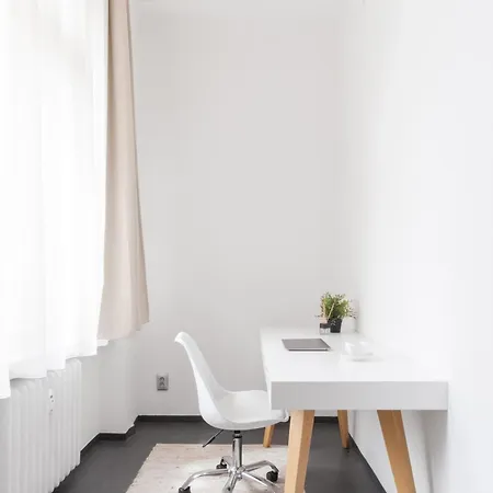 Deluxe In Old Town By Days Apartamento