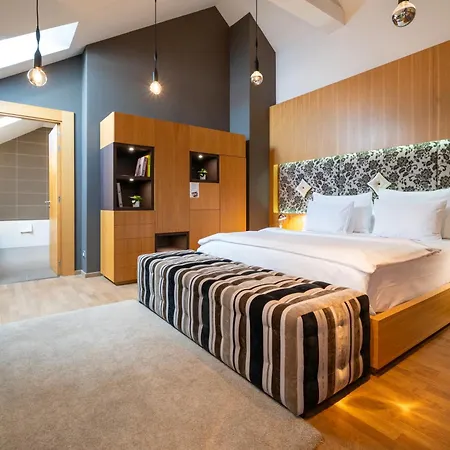 Hotel Innside By Melia Old Town 4*