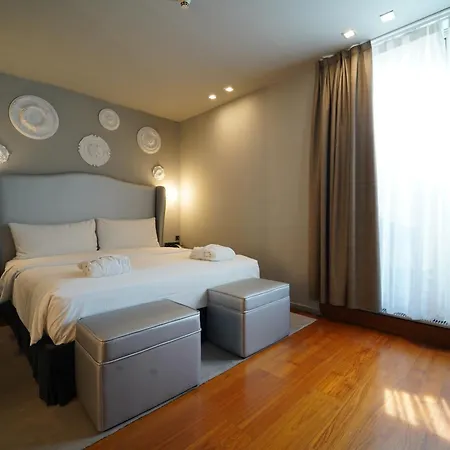 987 Design 4* Praga