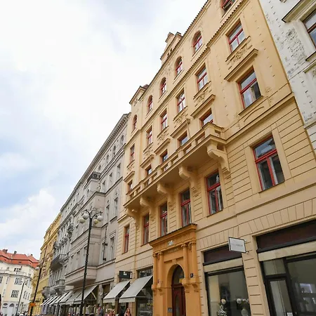 Stunning Charles Bridge Apartment *