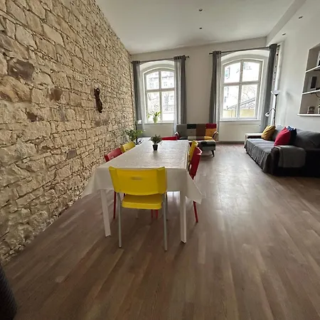 Party House - Ve Smeckach 18, Center!! * Praga