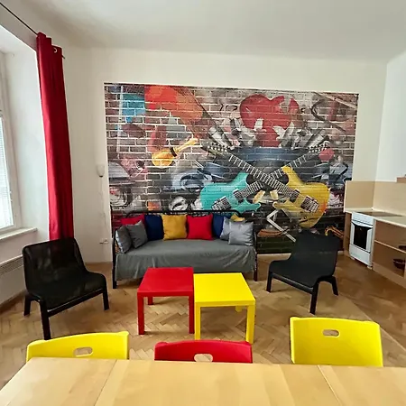 Party House - Ve Smeckach 18, Center!! * Praga