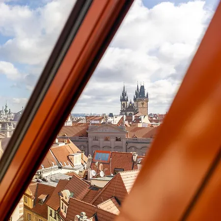 Karlova Old Town Apartment