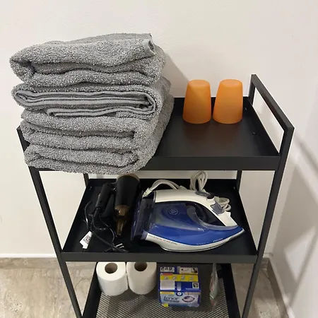 Hoa - Metro Station Pankrac Apartmán