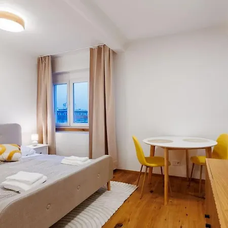 1 Bedroom With Terrace And Free Parking Near Metro Διαμέρισμα *