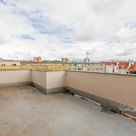 1 Bedroom With Terrace And Free Parking Near Metro Πράγα