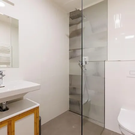 1 Bedroom With Terrace And Free Parking Near Metro * Prague