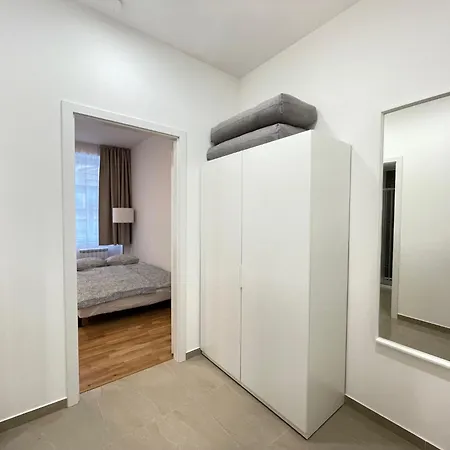 Apartment Varsavska T 303 Prague