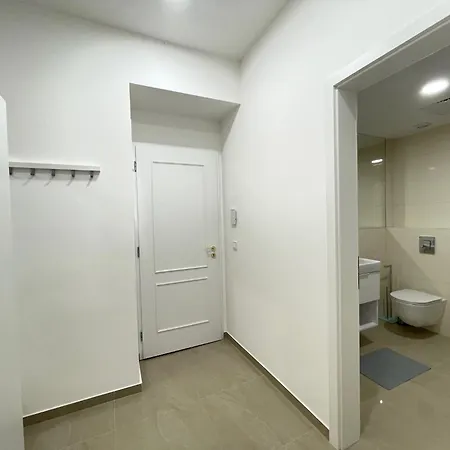 Apartment Varsavska T 303 *