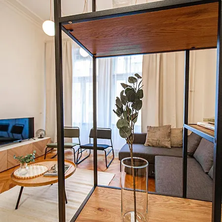Daire 3bdr Main Square Spacious Designed Prag