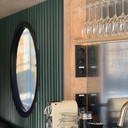 Stream Úszó hotel Prága