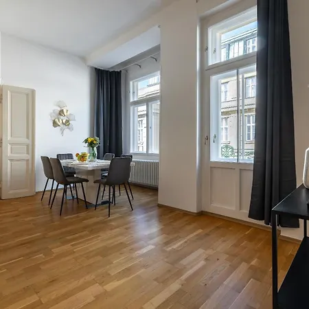 Spacious 2-bedroom In Old Town 프라하