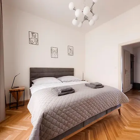 New Town Oases Apartment