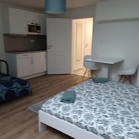 Cozy 1 Bedroom Apartment *