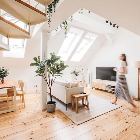 Modern Sunlit Loft With A/c In Prime Location * Prague