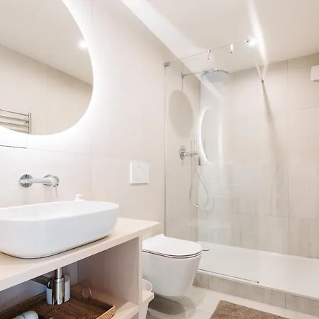 Modern Sunlit Loft With A/c In Prime Location * Prague