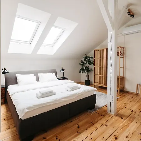 Apartment Modern Sunlit Loft With A/c In Prime Location *
