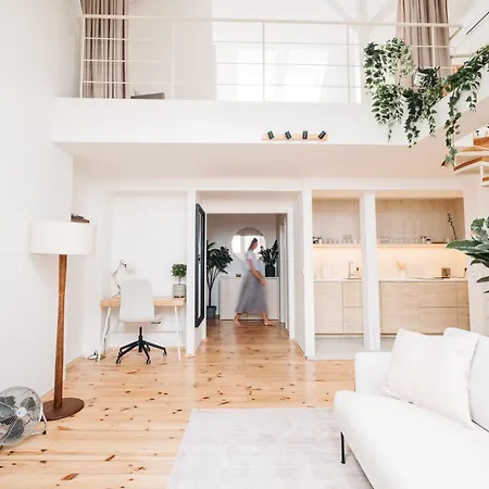 Apartment Modern Sunlit Loft With A/c In Prime Location