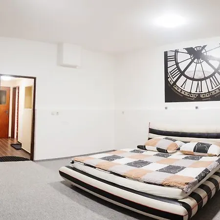 Alia Hostel *