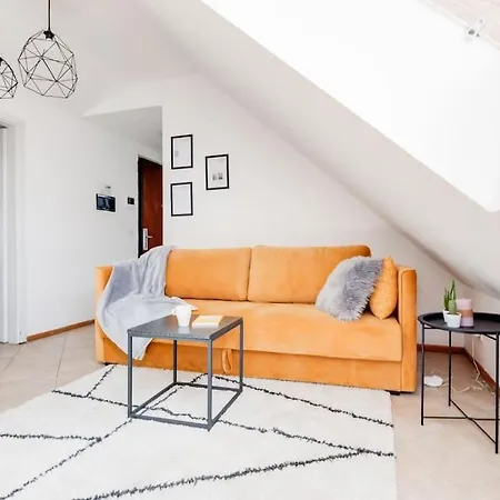 Cozy & Quiet Center Attic With Castle View - Vtub Apartment *