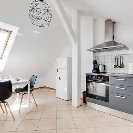 Cozy & Quiet Center Attic With Castle View - Vtub * Prague