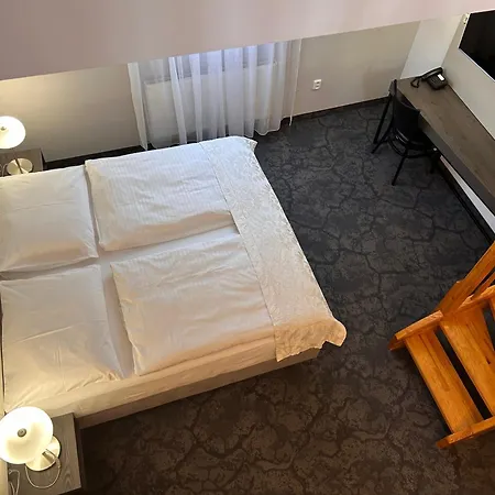 Machova Hotel 3*