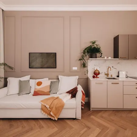 Stylish New In With A/c * Prag