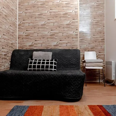 Apartment Cozy In Prague's Area