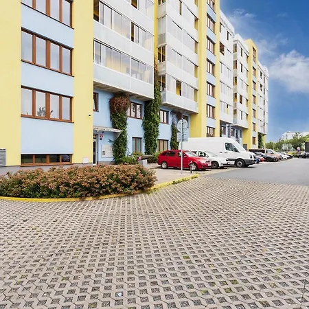 96m2 Designer Apartment, Free Garage Parking Apartment Prague